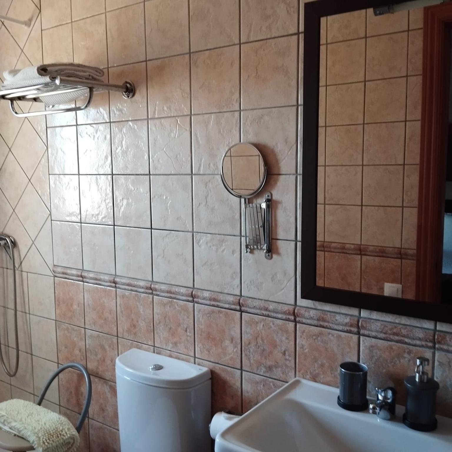 Pensjonat Can Gual Lametlla Del Valles Zewnętrze zdjęcie